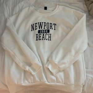 NEWPORT BEACH OVERSIZED SWEATSHIRT